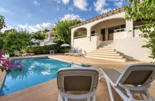 R10 Villa in Santo Tomás, Air acc, pool 5 walking distance to the beach