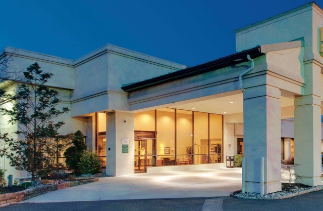 Ramada by Wyndham Fairfield NJ