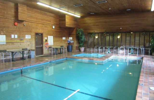 Ramada by Wyndham Kelowna Hotel & Conference Center