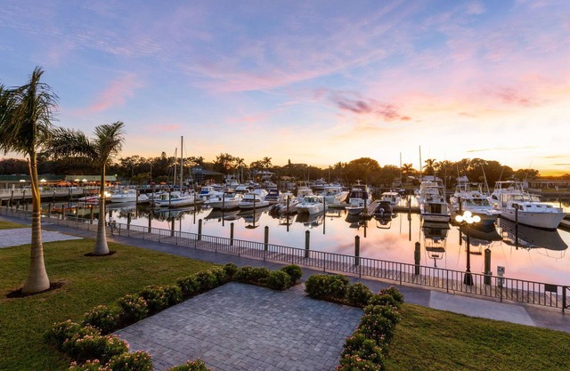 Ramada by Wyndham Sarasota Waterfront