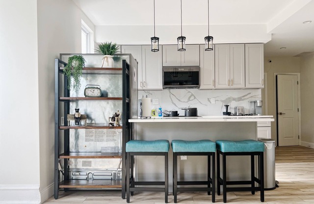 Ramblei near Drexel Park: 6-Bedroom Unit B