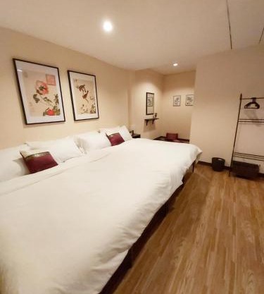 Real Bangkok Guesthouse Private 3BR Home 3 Min to BTS Ratchathewi