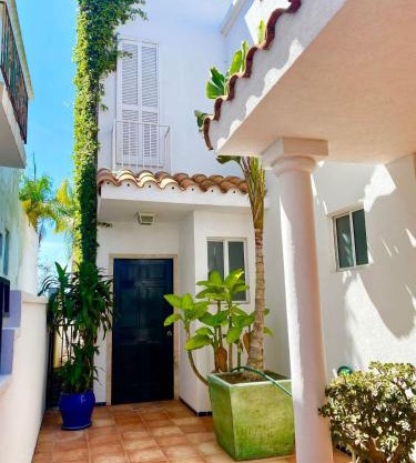 Real Del Mar Tijuana Apt for 2 guests