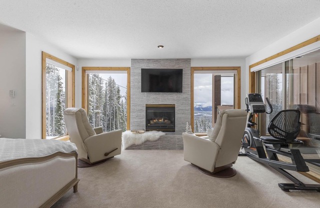 Real Ski-In-Out within 5 minutes from the village and great views