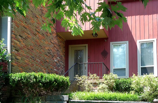 Red House in Nashville - low fall rates!