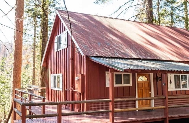 Red House | Minutes to Shaver Lake!