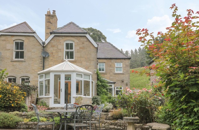 Red Squirrel Cottage, 5 Biddlestone