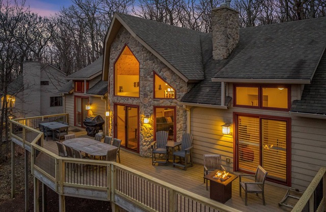 Red White & WTG: Game Room + Hot Tub