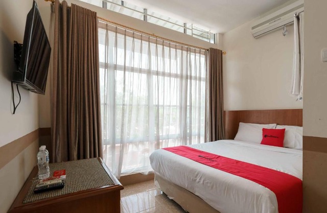 RedDoorz near Plaza Botania 1 Batam