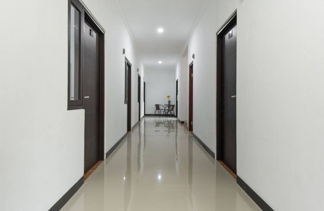 RedDoorz Plus near Trans Studio Cibubur 2