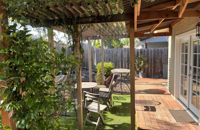 Redwood One Bedroom & Gazebo Garden