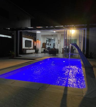 Refúgio do Litoral , Casa com Piscina Privativa