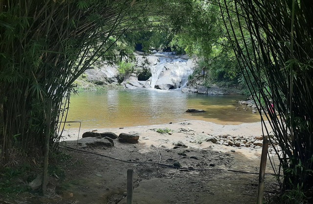 Refúgio da Colina Lumiar/waterfall 150 meters from the house/internet/barbecue