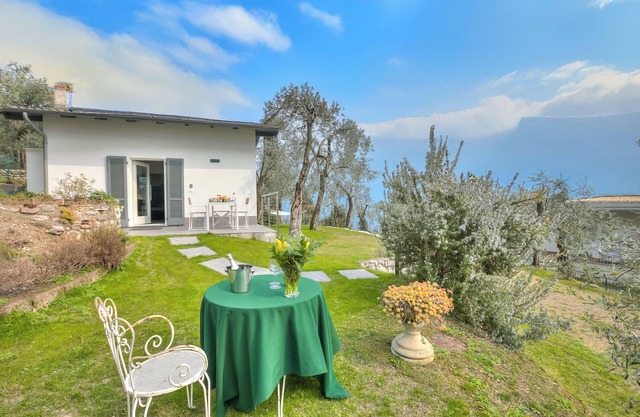 Relais Nanzello Garda Living 2, Limone sul Garda, Italy