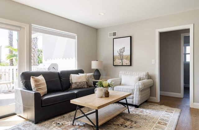 Relax and Recharge: Spacious 4 bd Getaway