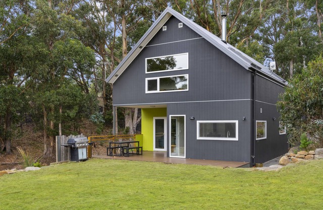 Relax at Ridgeway - Native Bushland Views