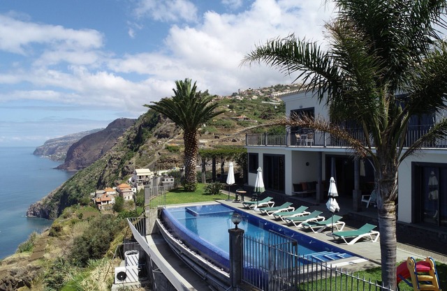 Relax at the best Ocean Cliff Villa in Madeira