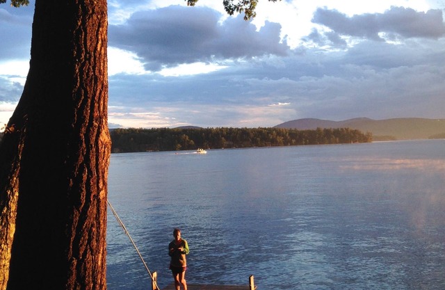 Relax by Lake Winnipesaukee : 2-bedroom cottage, featured by Yankee Magazine.