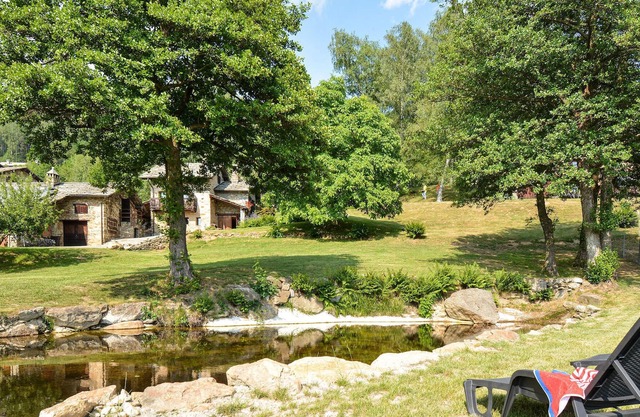 Relax in an oasis with panoramic views of the mountains.
