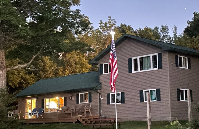 Relax with a view at Oasis North on Lake Gogebic