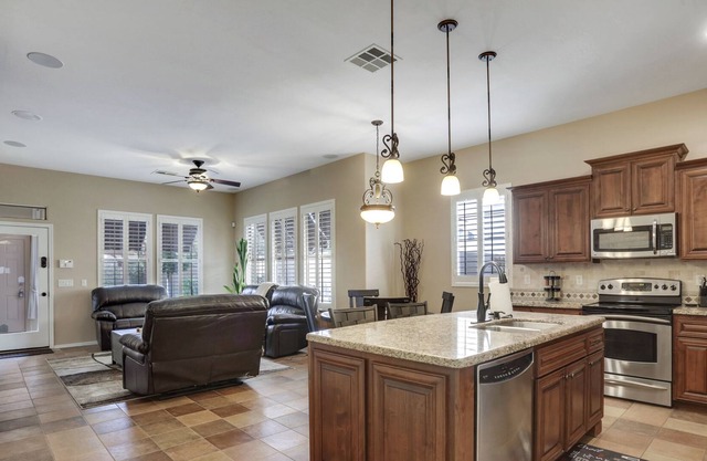 Relaxing 3bed 2 bath well equipped and designed home in the heart of Verrado