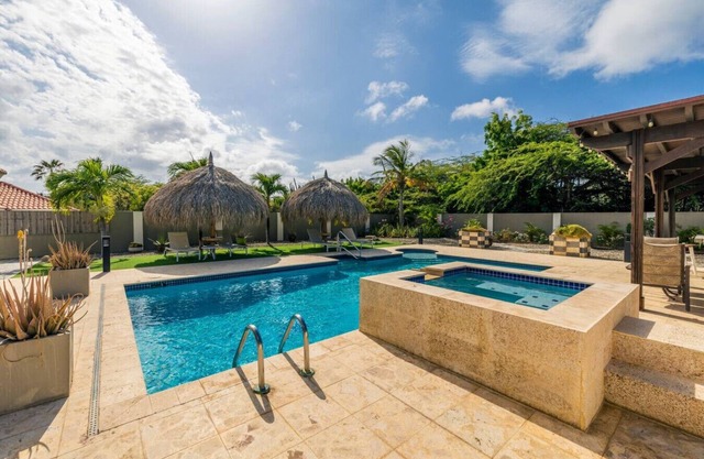 Relaxing 4BR Villa with Pool, Hot Tub & Comfort at Sabanaliber 205 by Bocobay
