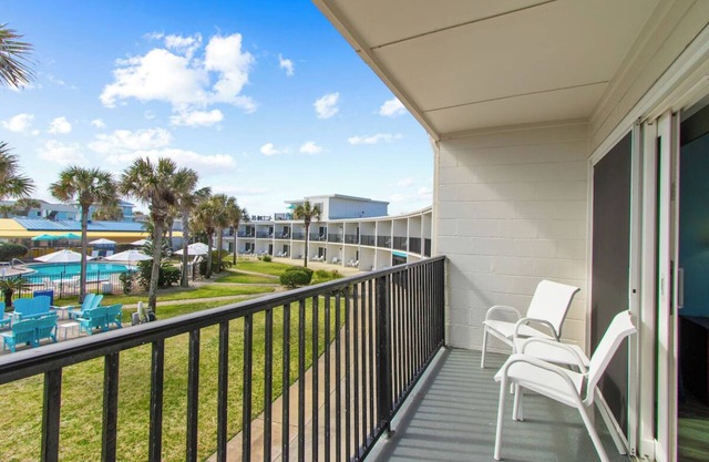 Relaxing Airy Beach Retreat, Perfect for a Peaceful Getaway Escape, Pet Friendly