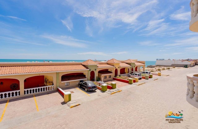 Relaxing beach side vacation, Jerry`s condo 2