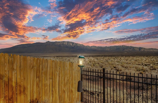 Relaxing, comfortable home for entertaining or enjoying the view