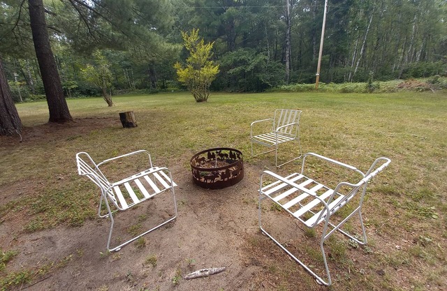 Relaxing Wilderness Getaway- Surrounded by ATV trails and lakes!