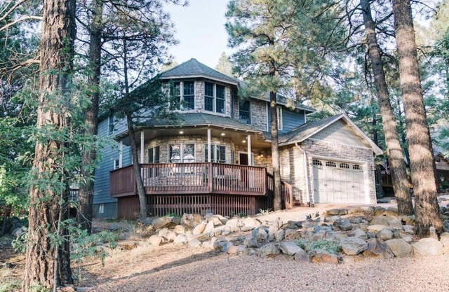 RelaxingRejuvenating 4BR 3 and half BA cabin Munds Park