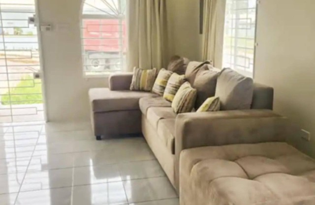 Remarkable 2-bed House in Discovery Bay