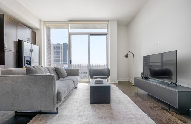 Remarkable Downtown 1BR w/Gym, Pool & Deck, nr Capitol, by Blueground