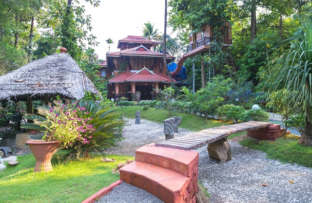 Reminiscence Ayurveda Yoga Retreat.Best Ayurveda & Yoga Retreat !