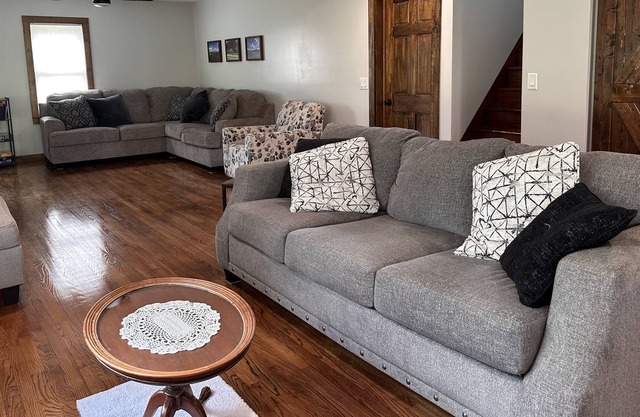 Remodeled Farmhouse 15 min to Cooperstown, 25 min to All-Star Village, Pond