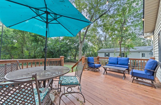 Remodeled historical cottage! 5 minute walk to Georgia College & downtown Milly!