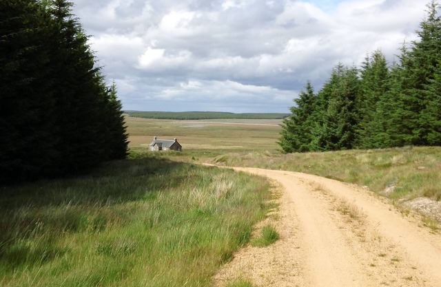 Remote pet friendly wilderness in Caithness - Free Fishing