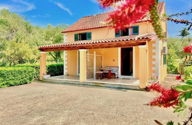 Renas Maisonette Unit 1 near Roda by DadoVillas