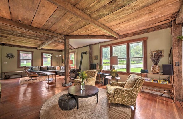 Renovated Catskills Farmhouse with Game Room!