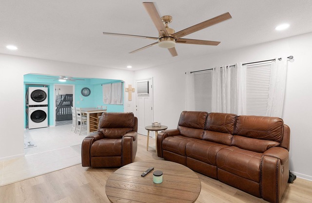 Renovated cottage with updated appliances, wood fireplace, & W/D - dogs-friendly
