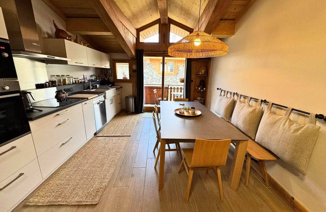 Renovated village house on 3 levels 4 rooms for 6 people in St Marcel
