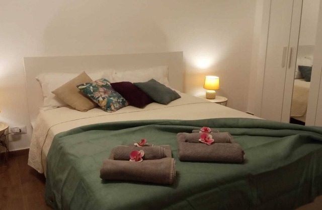 Residences Sorrentino 12 people -central station Bari