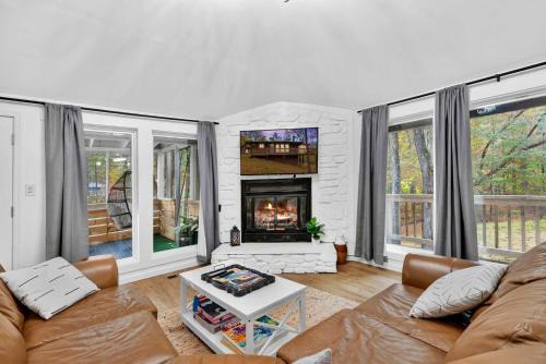 Resort Amenities Fire Pit Deck Grill & More