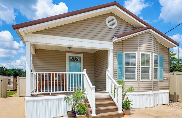 Resort Dock & Boat Ramp: Home w/Wolf Bay Access