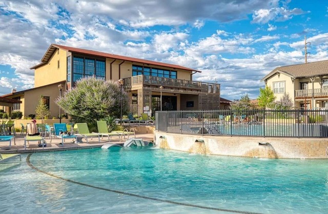 Resort Living - Desert Oasis (Large Group)