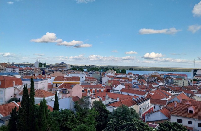 Rest and coziness in Vila Franca de Xira. Great access to Oriente - Lisbon.