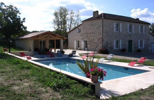 Restored 17th C manor house with new 10 x 5 pool - Sleeps 14