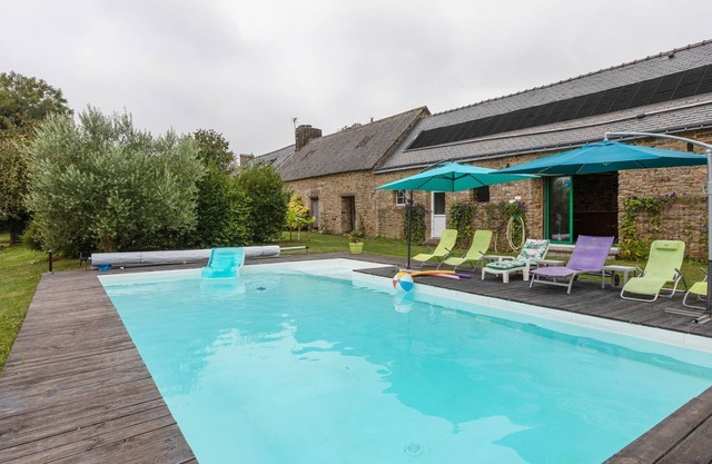 Restored farmhouse with swimming pool