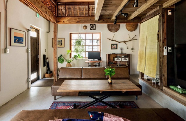 Retreat at a traditional Okinawan house! [Umino24]