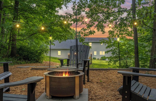 Retreat with Great View, Hot Tub & Espresso Bar